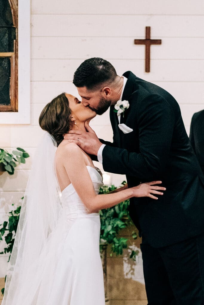 The Chapel at Plein Air: wedding at Plein Air in Taylor, MS